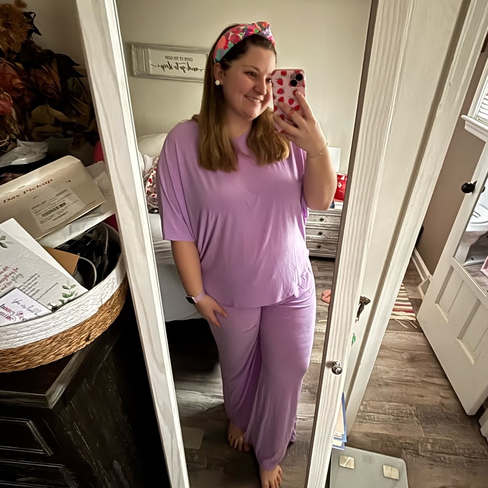 Dear Scarlett Coastal Lilac Plus-Size Lounge Travel Set - Picture 4 of 4
